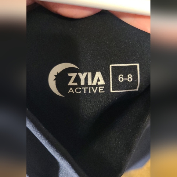 Zyia sz 6-8 leggings - Picture 3 of 3